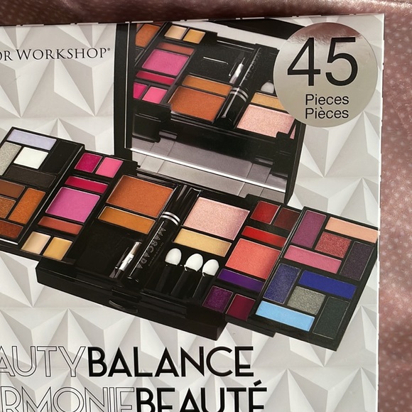 Beauty Balance 45 piece Coffret — lips, cheeks and eyes! BNIB - Picture 3 of 8